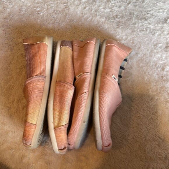 Toms size 7.5 (bundle of 2 ) - Picture 11 of 11